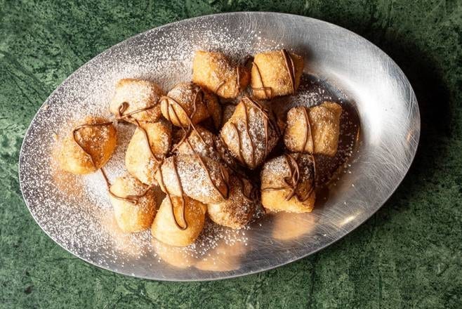 Zeppolis.