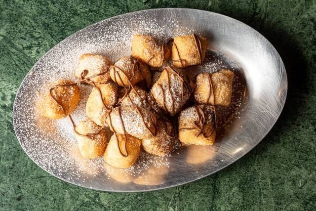 Zeppolis.